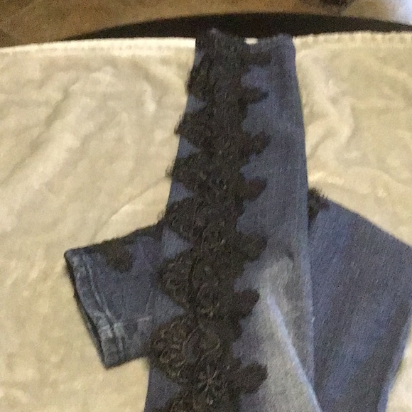 Almost Famous Boho low rise jeans - Picture 6 of 6